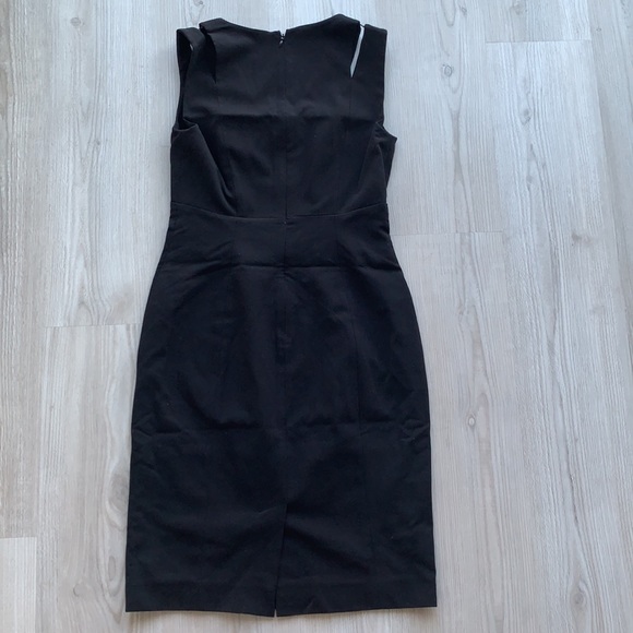 Calvin Klein - Picture 4 of 6